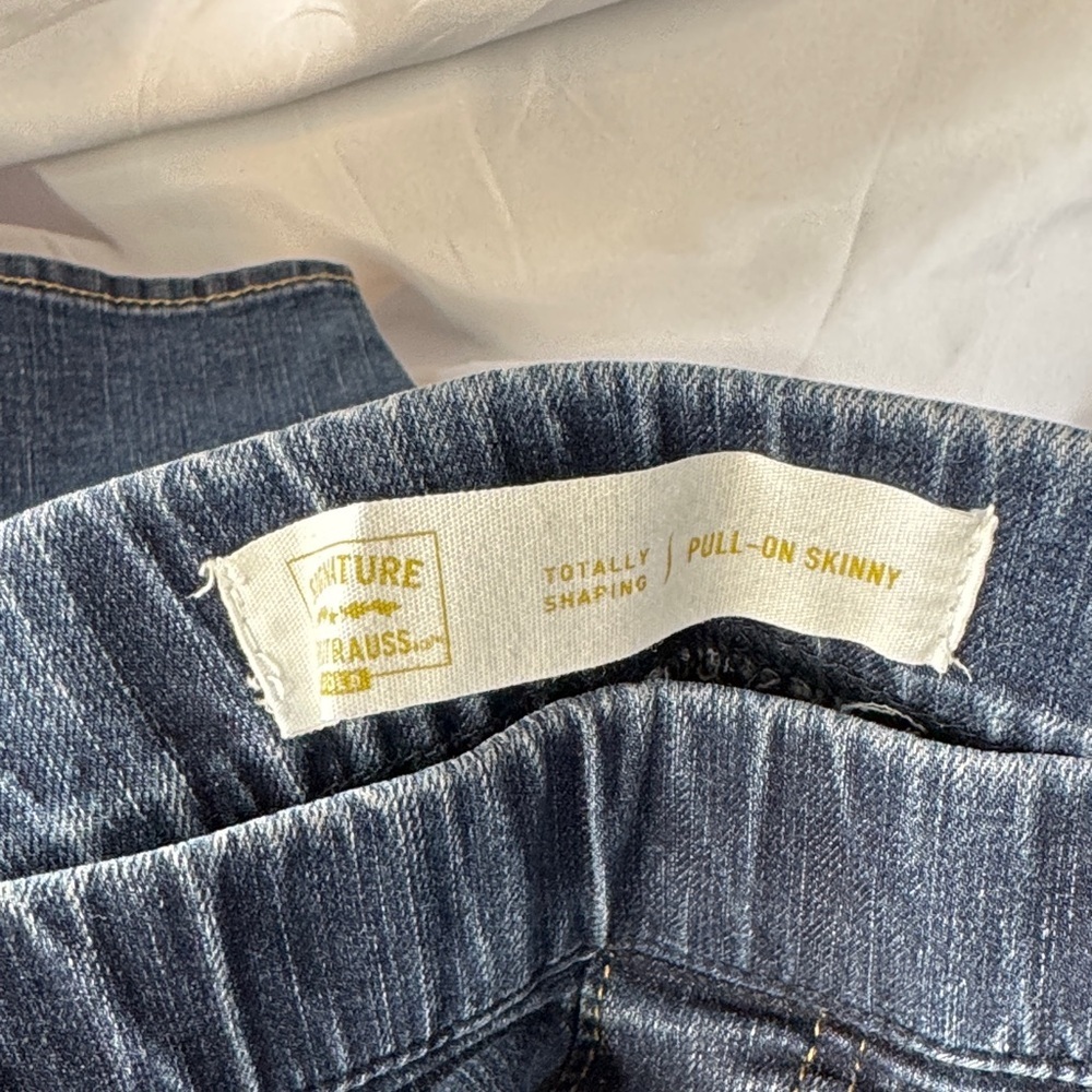 Signature by Levi Strauss Blue Denim with Tan Label - Picture 5 of 7